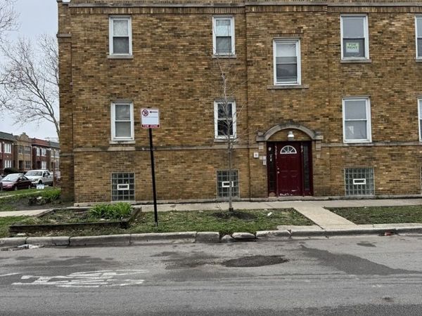 5301 W Le Moyne Street, Unit 2, Chicago, IL 60651