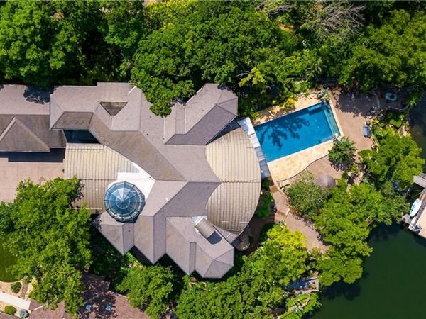 472 N Winnebago Drive, Lake Winnebago, MO 64034