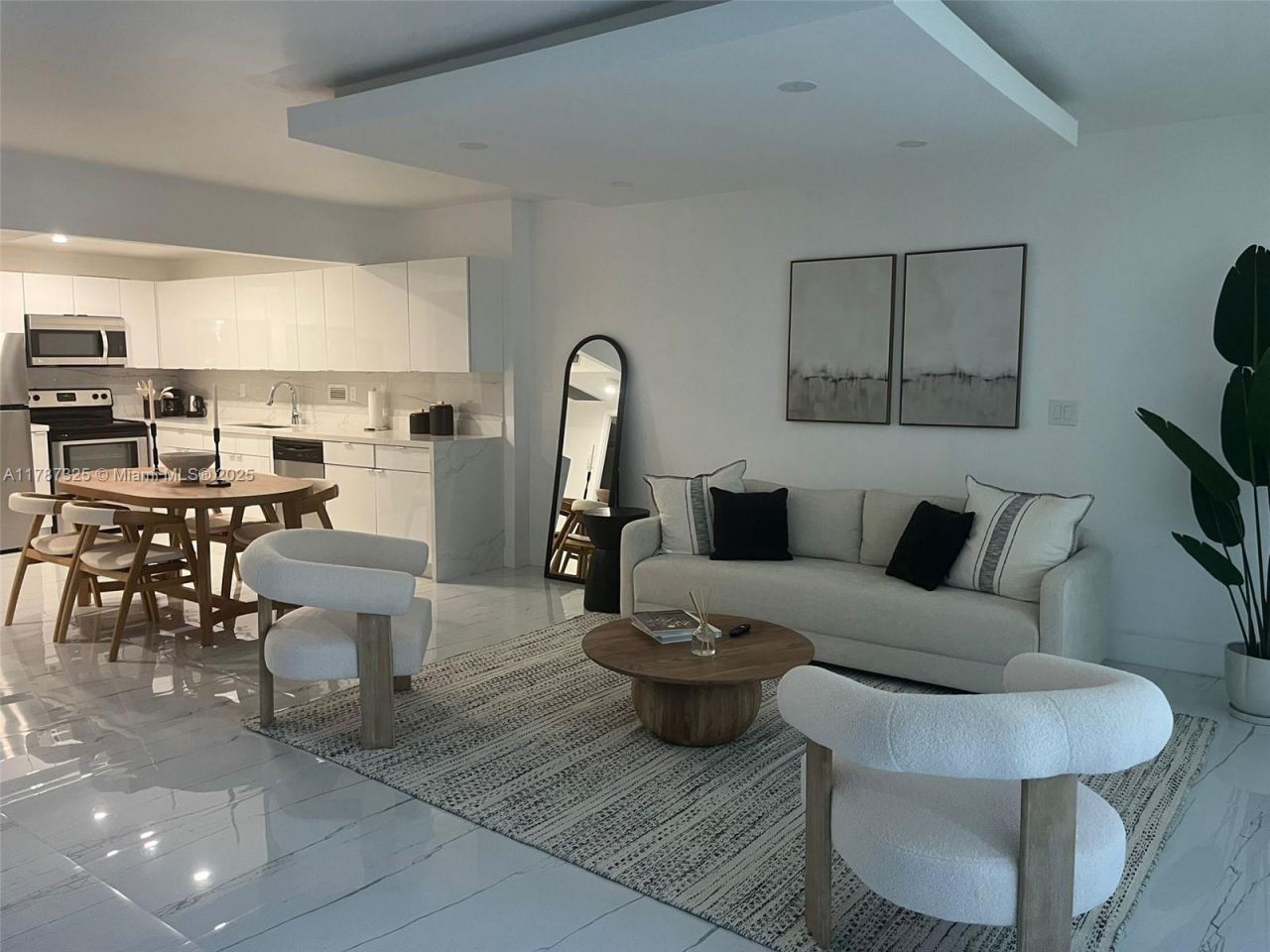 2301 Collins Ave, Unit 628, Miami Beach, FL 33139 Photo