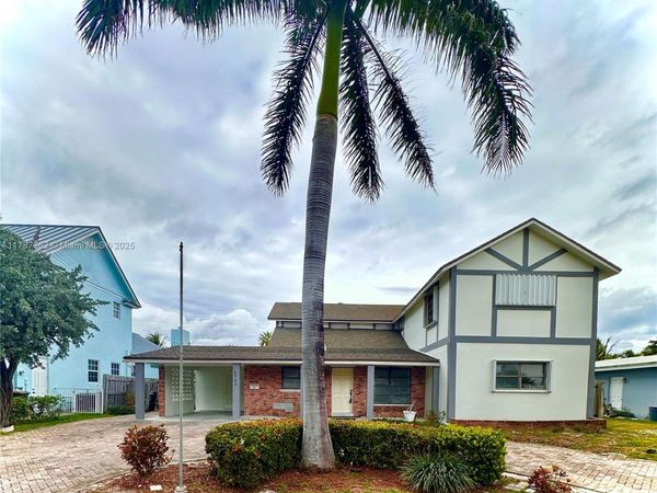 2727 NE 31st Ct, Lighthouse Point, FL 33064