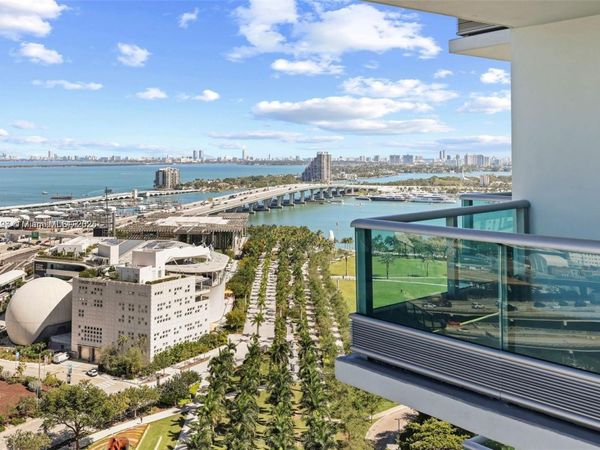 900 Biscayne Blvd, Unit 2410, Miami, FL 33132