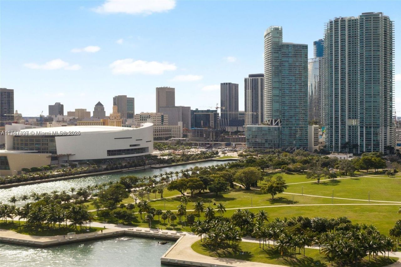 900 Biscayne Blvd, Unit 2410, Miami, FL 33132 Photo