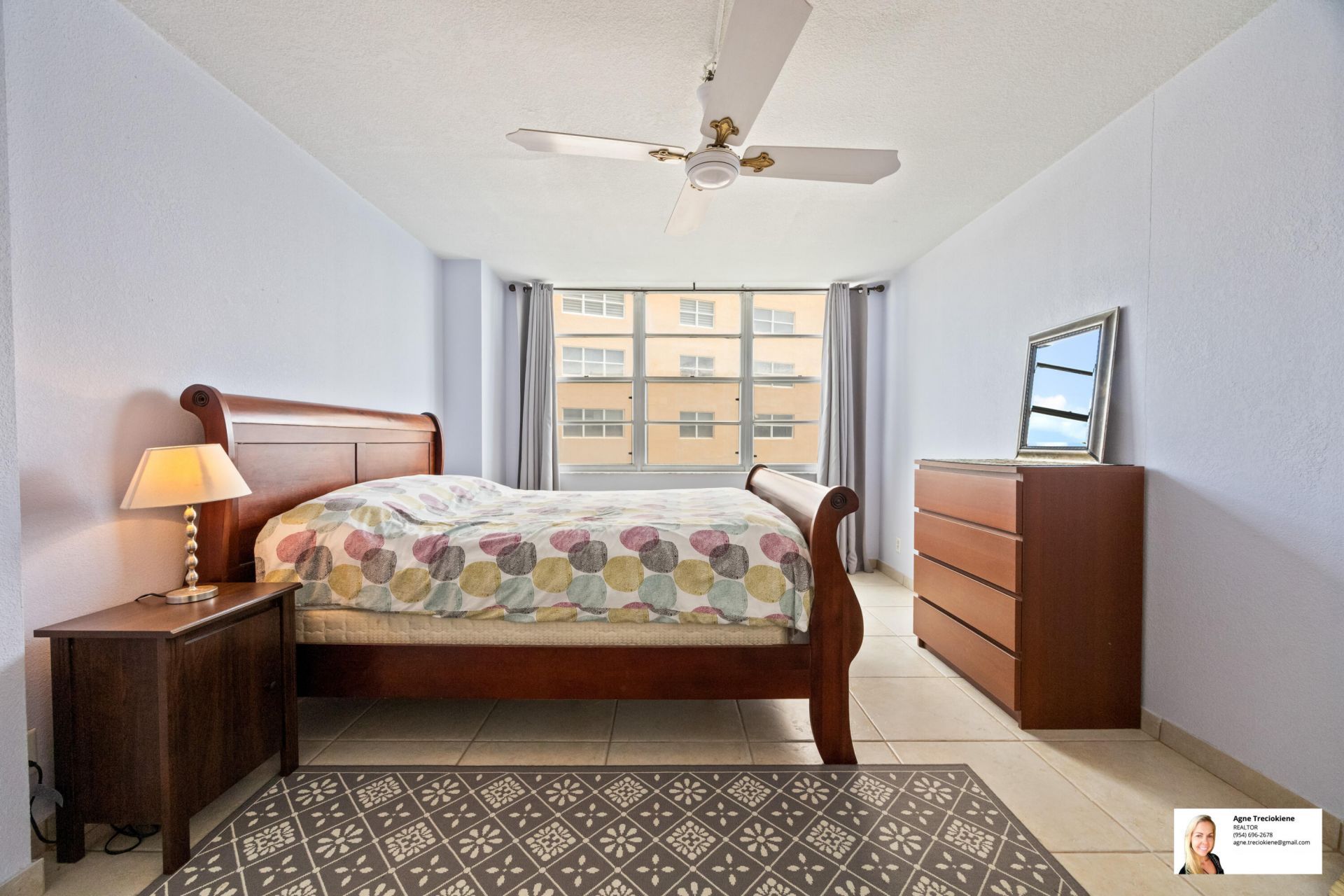 137 Golden Isles Drive, Unit 501, Hallandale Beach, FL 33009 Photo