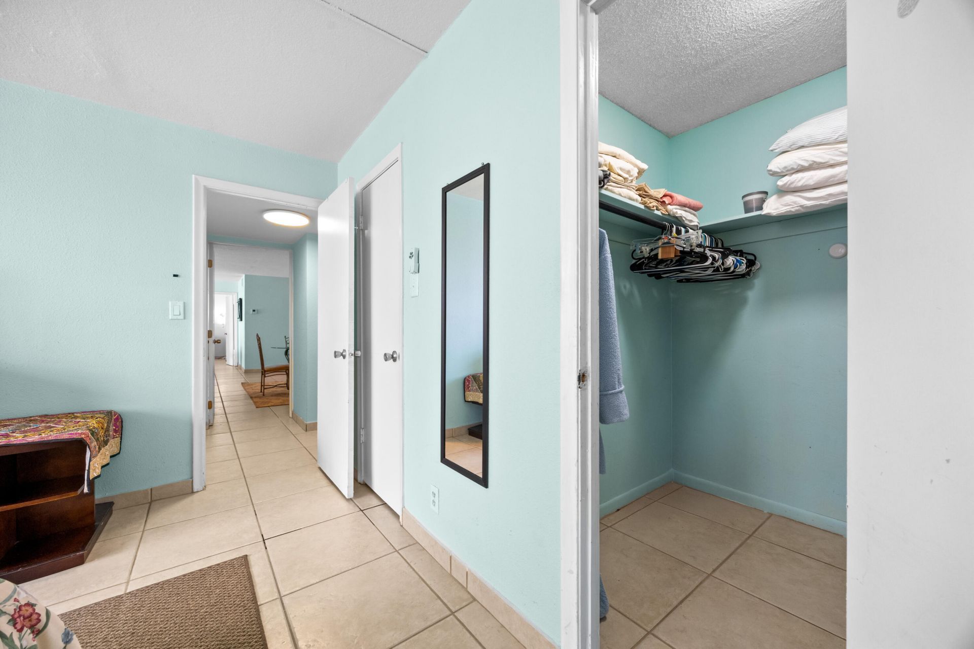 137 Golden Isles Drive, Unit 501, Hallandale Beach, FL 33009 Photo