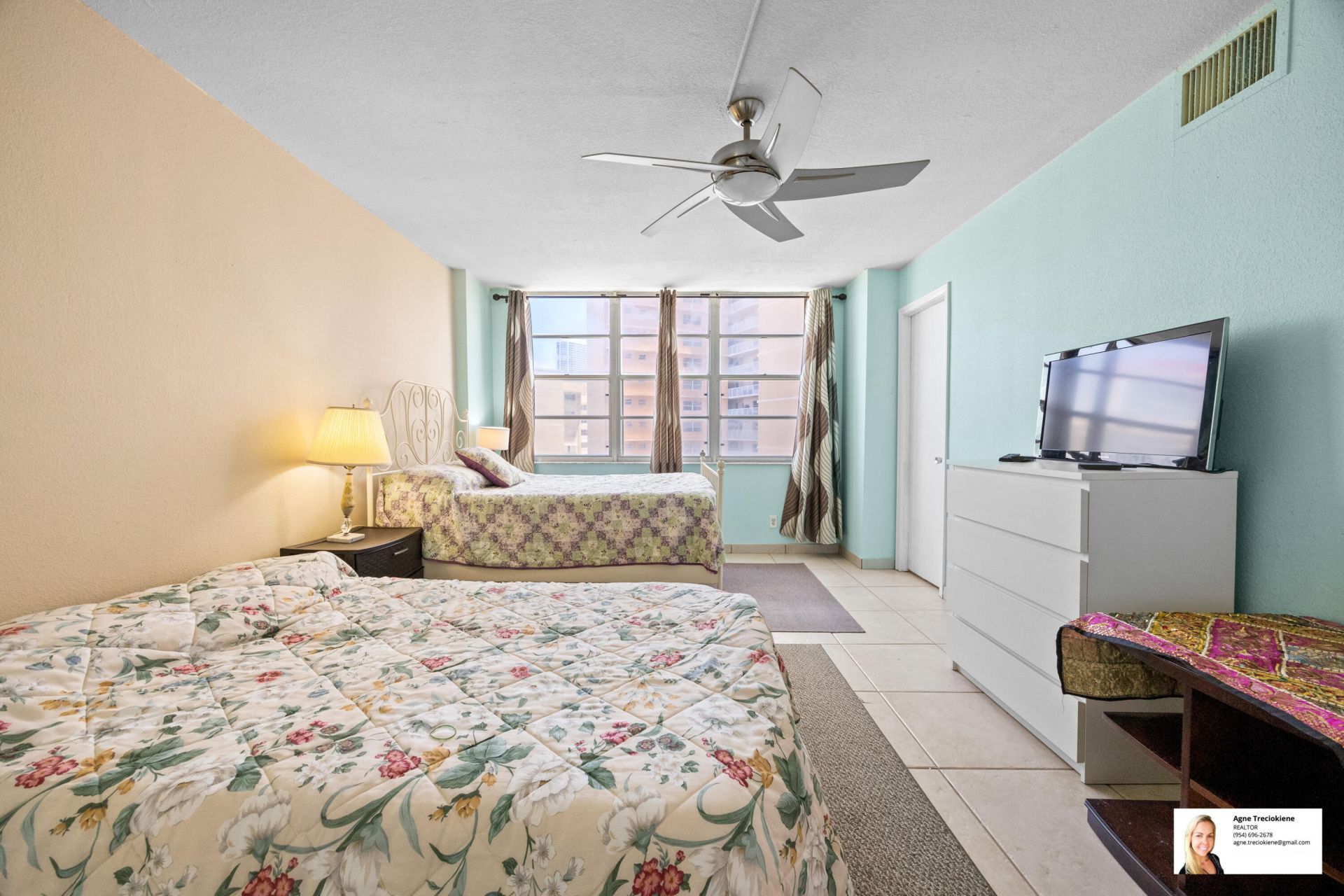 137 Golden Isles Drive, Unit 501, Hallandale Beach, FL 33009 Photo