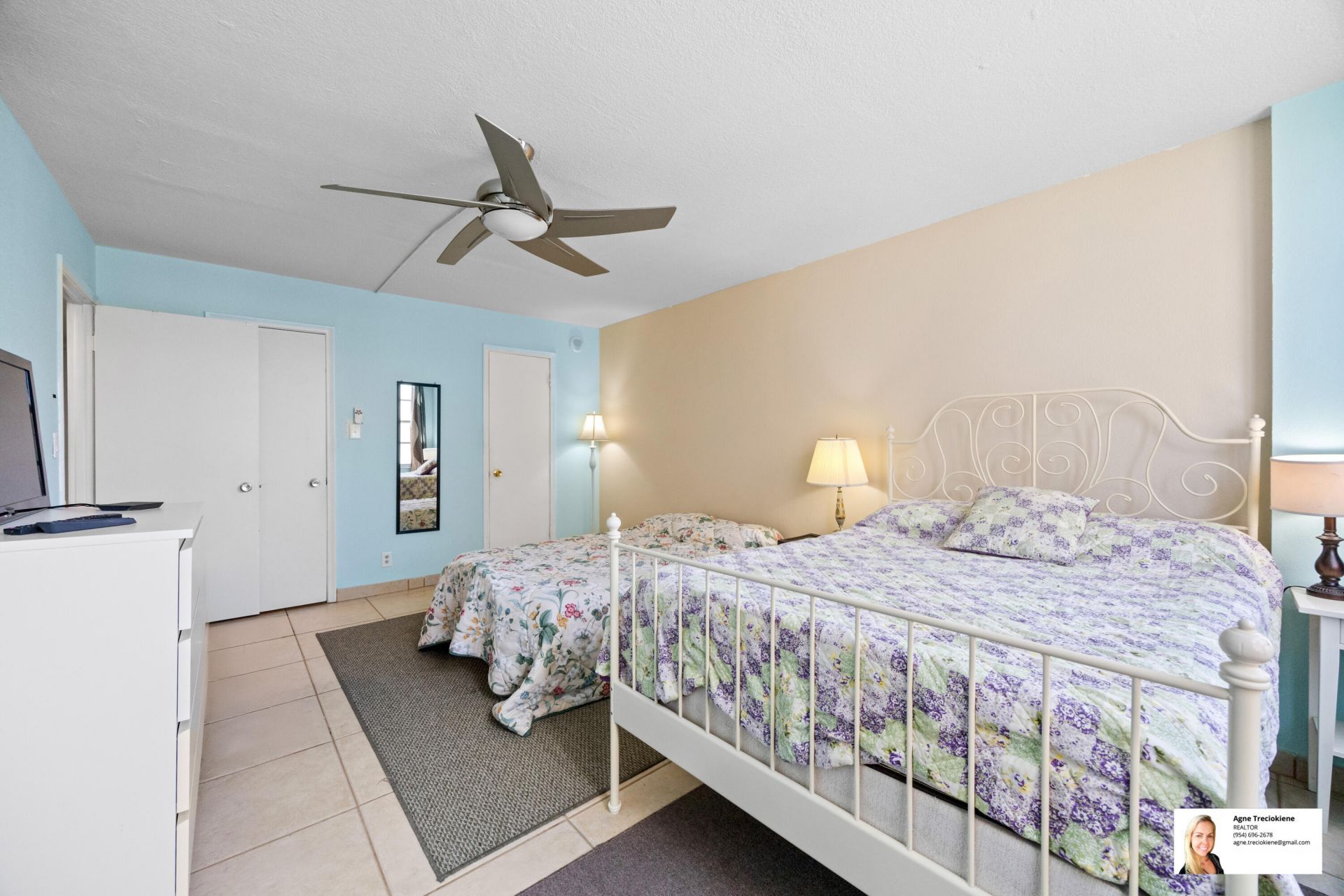 137 Golden Isles Drive, Unit 501, Hallandale Beach, FL 33009 Photo