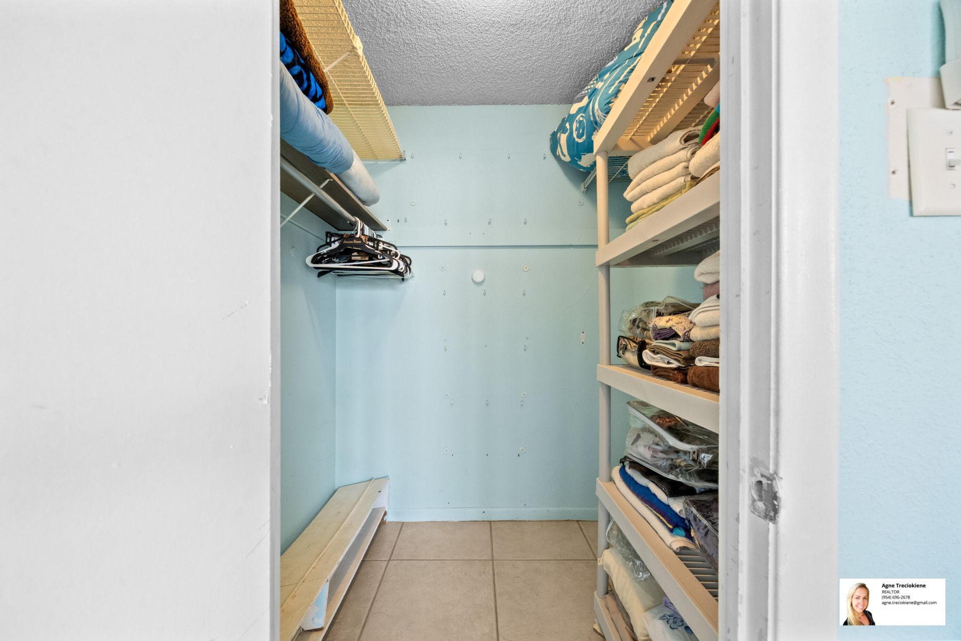 137 Golden Isles Drive, Unit 501, Hallandale Beach, FL 33009 Photo