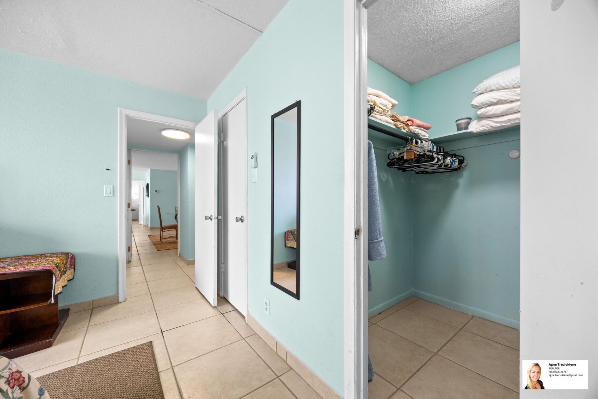 137 Golden Isles Drive, Unit 501, Hallandale Beach, FL 33009 Photo