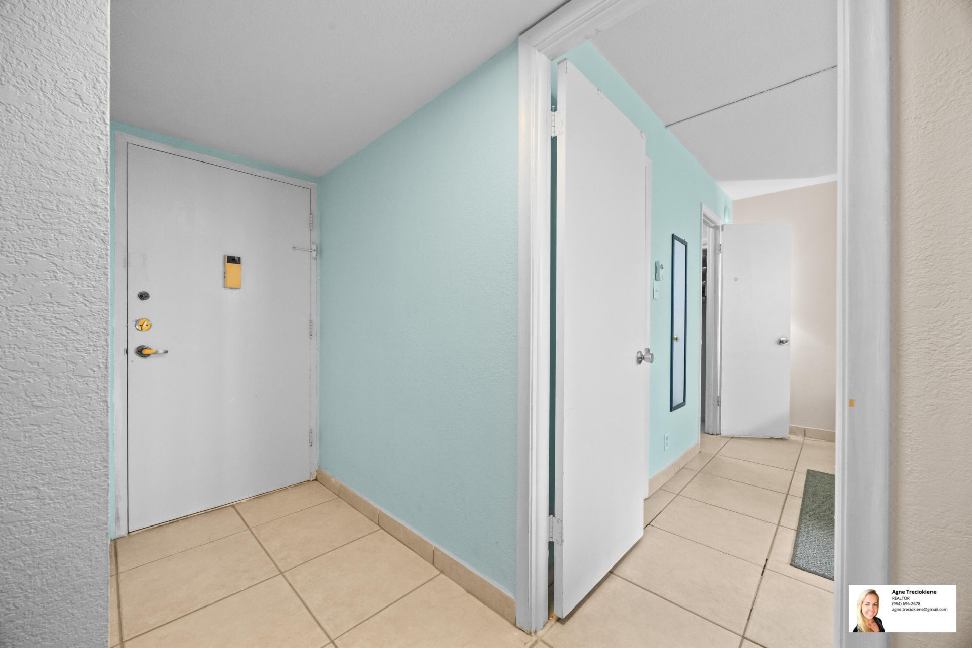 137 Golden Isles Drive, Unit 501, Hallandale Beach, FL 33009 Photo