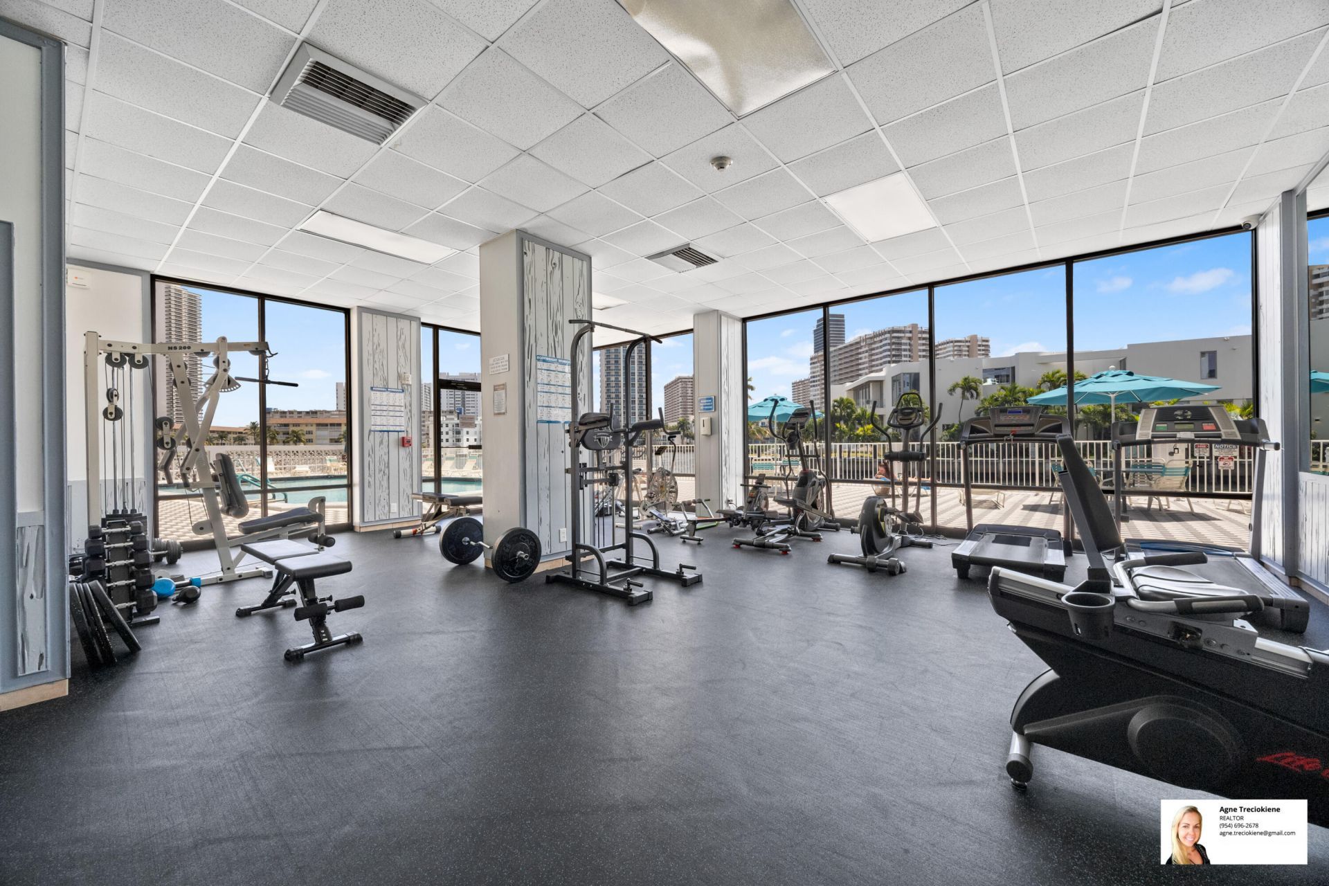 137 Golden Isles Drive, Unit 501, Hallandale Beach, FL 33009 Photo