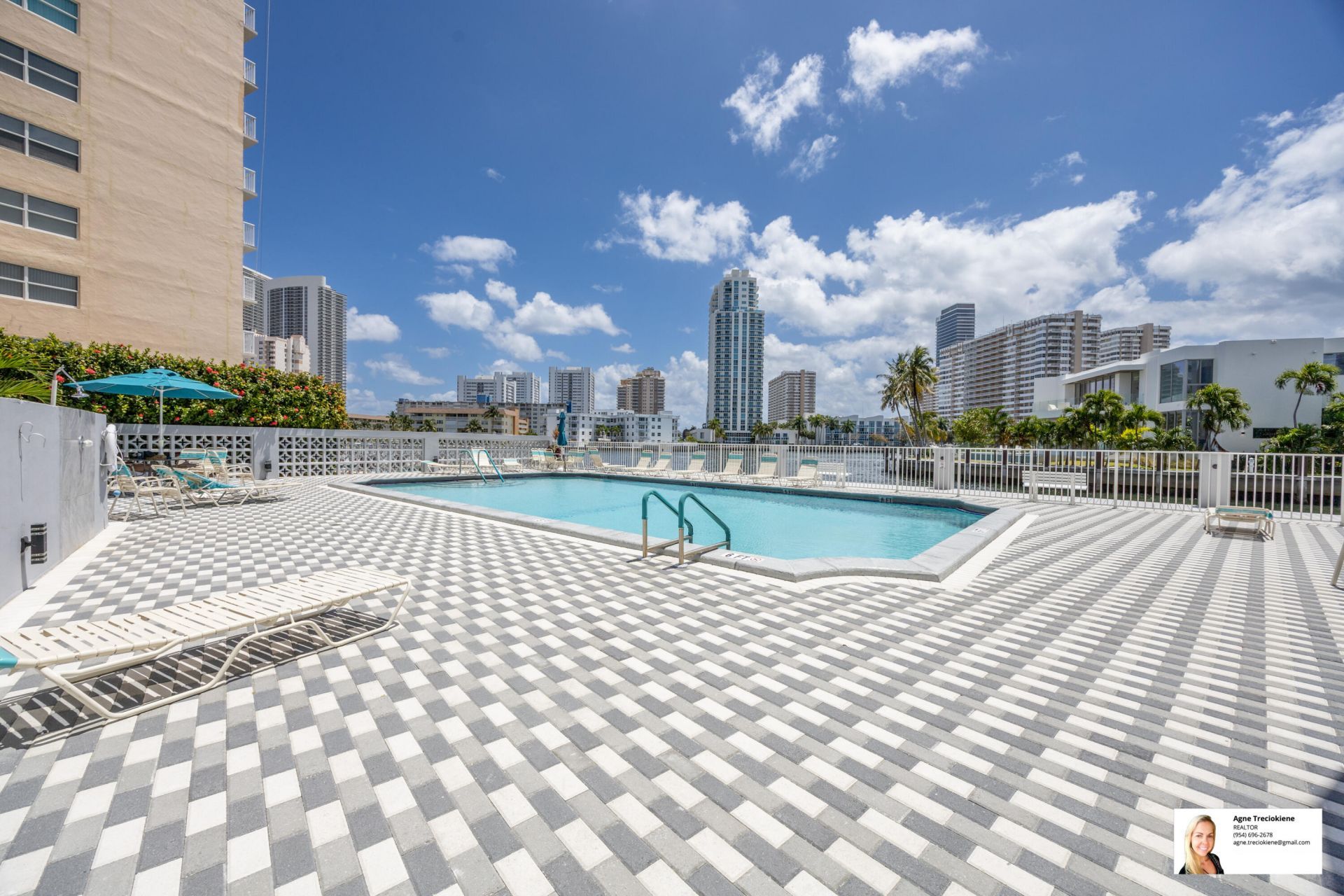 137 Golden Isles Drive, Unit 501, Hallandale Beach, FL 33009 Photo