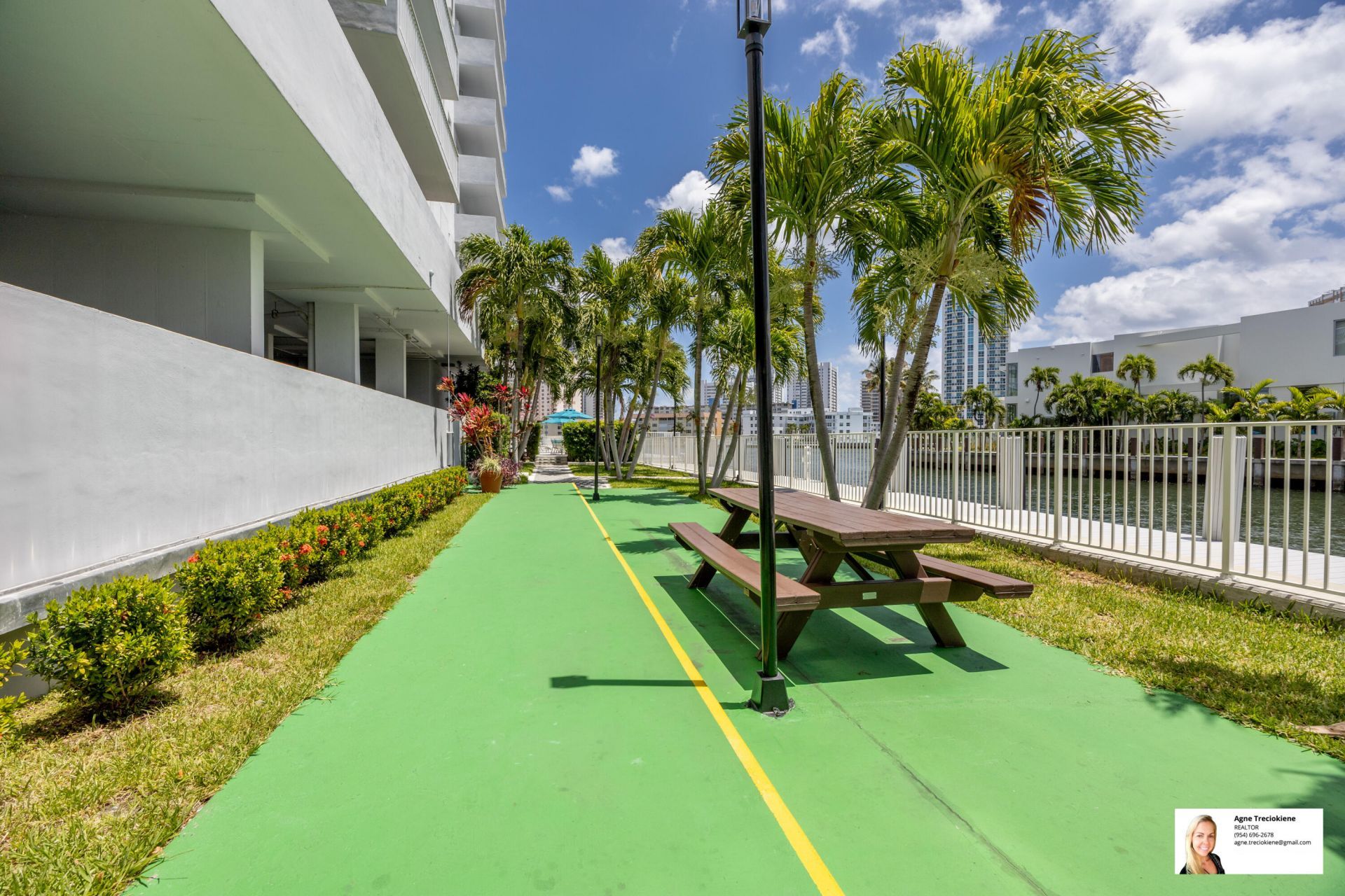 137 Golden Isles Drive, Unit 501, Hallandale Beach, FL 33009 Photo