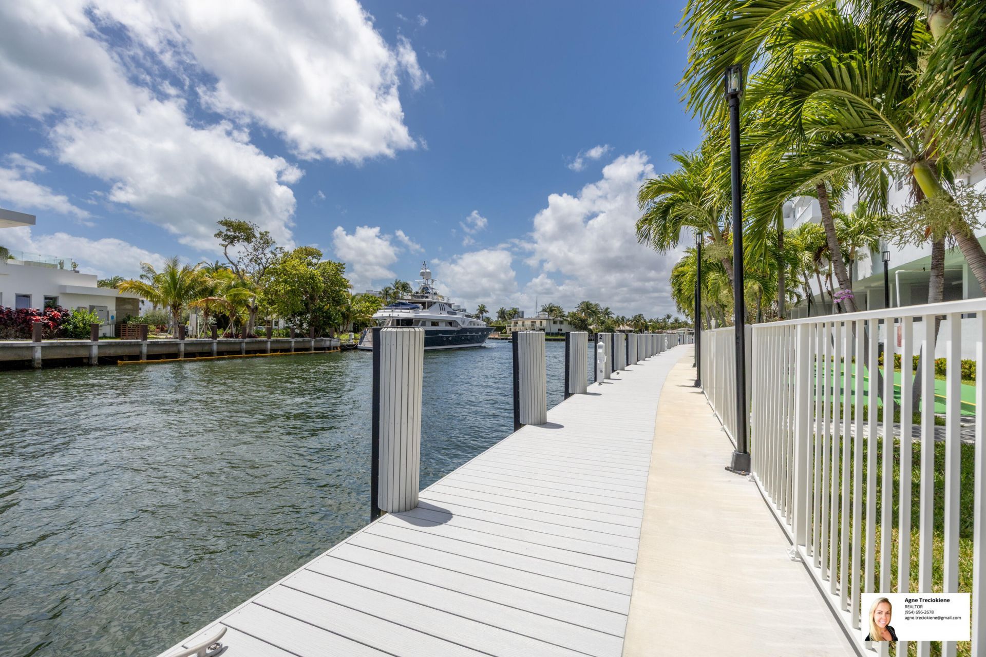 137 Golden Isles Drive, Unit 501, Hallandale Beach, FL 33009 Photo