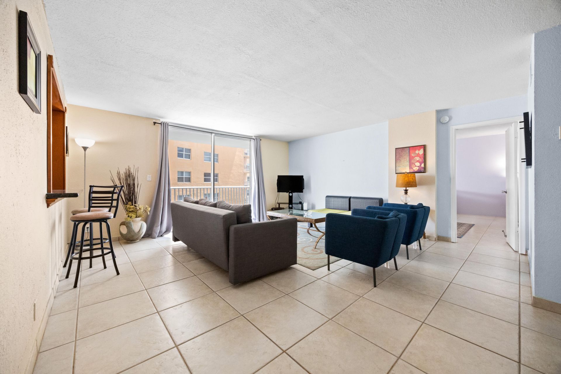 137 Golden Isles Drive, Unit 501, Hallandale Beach, FL 33009 Photo