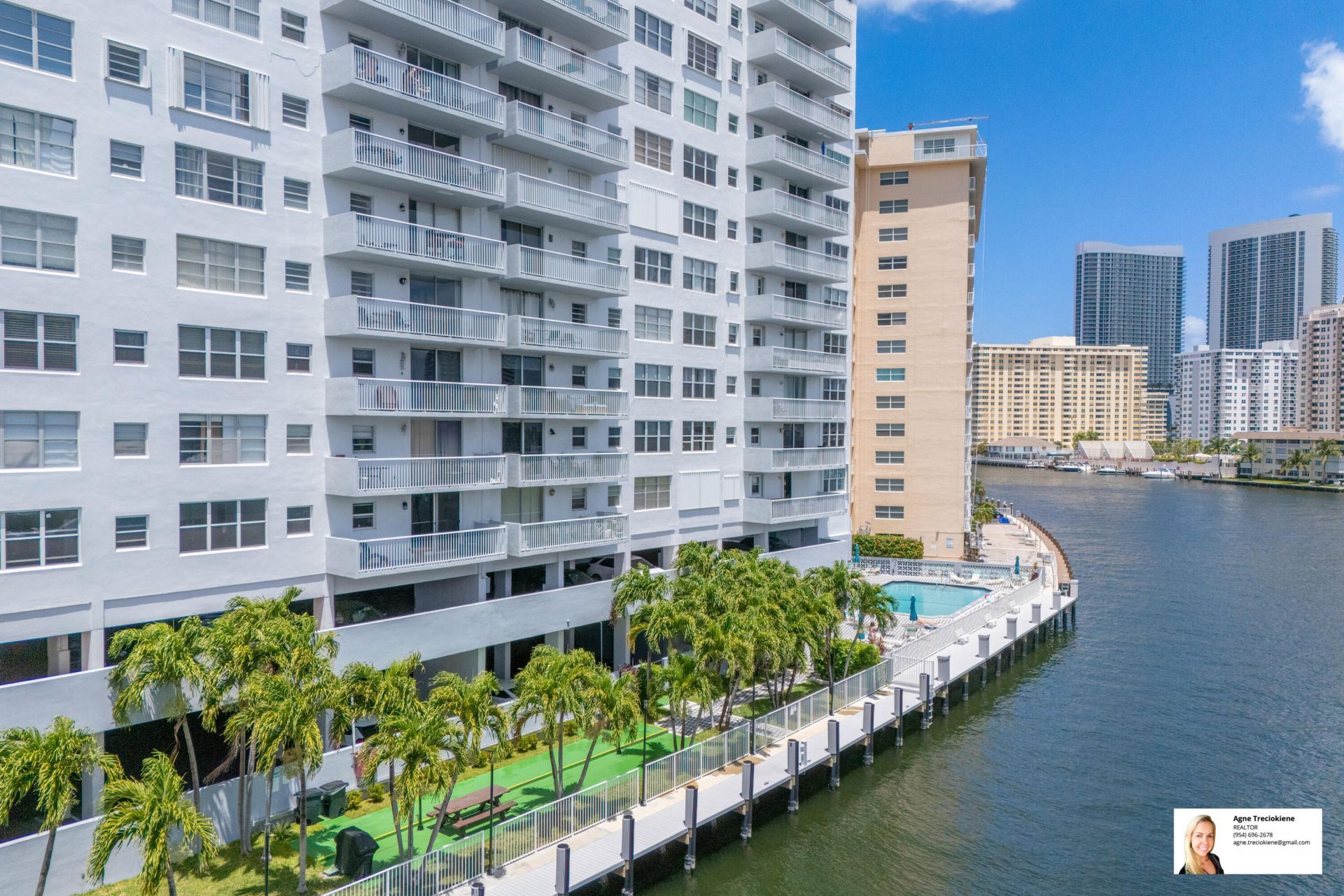 137 Golden Isles Drive, Unit 501, Hallandale Beach, FL 33009 Photo