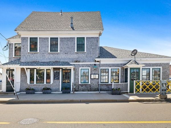 56 Water St, Falmouth, MA 02543