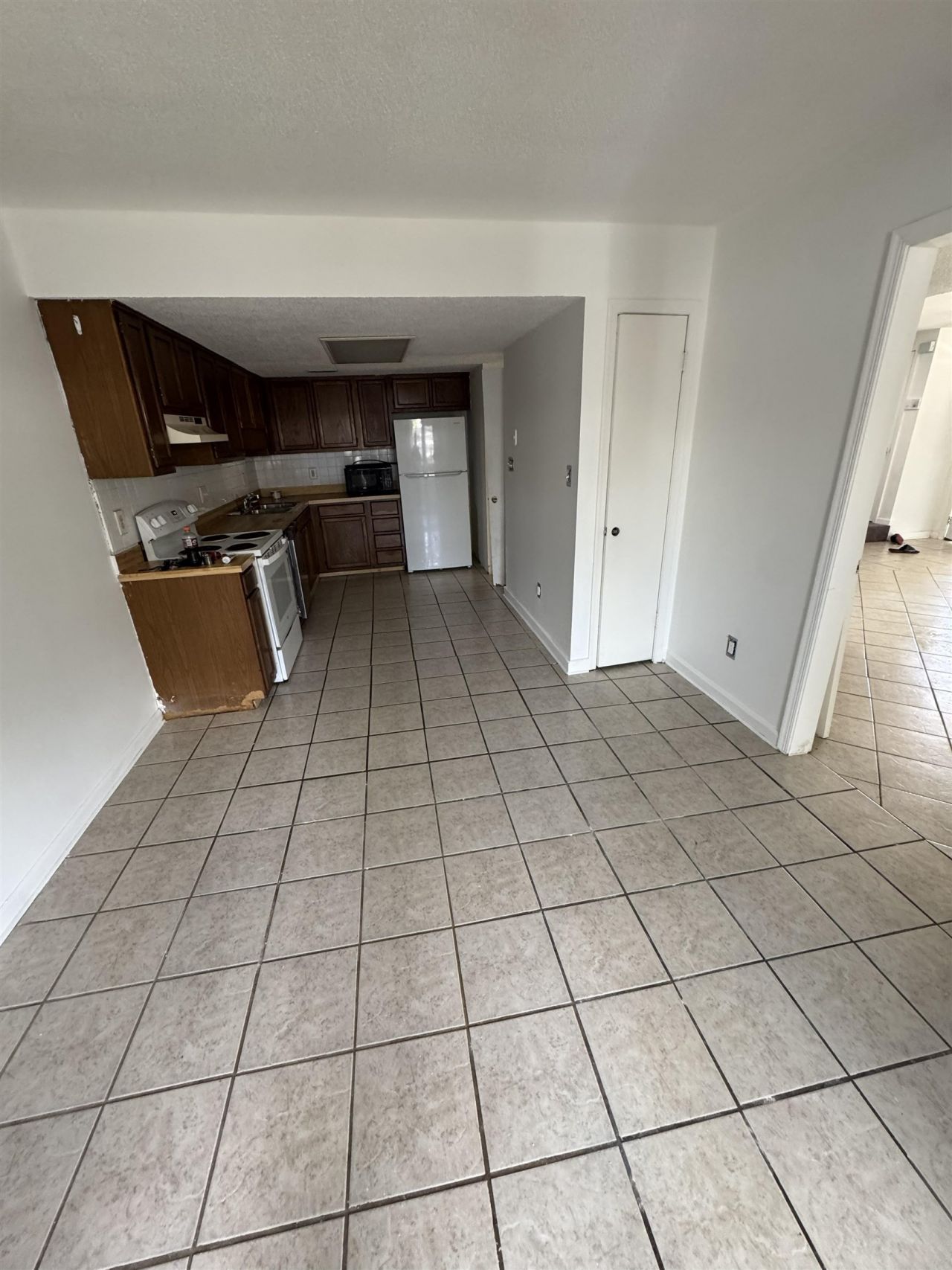 1411 Turkey Ridge Rd. Photo 9