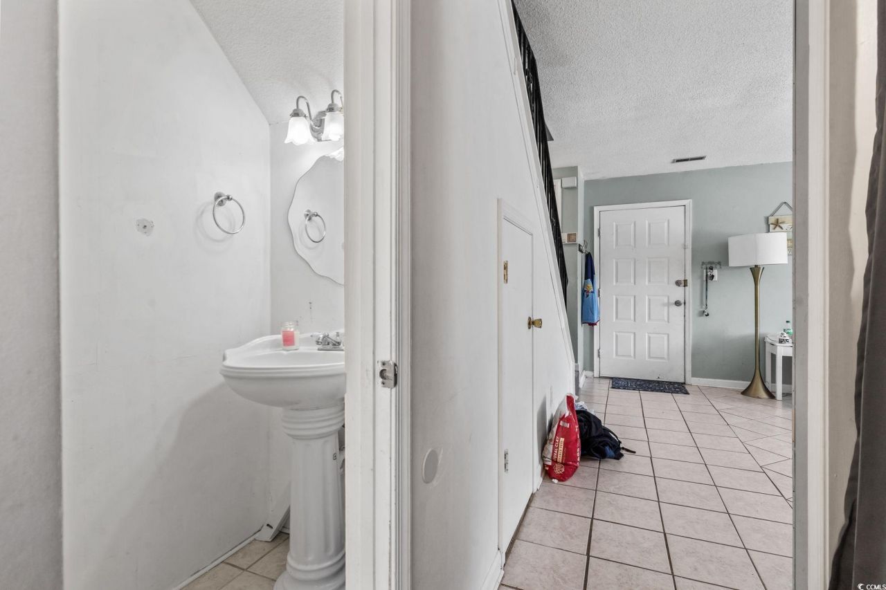 1411 Turkey Ridge Rd. Photo 9