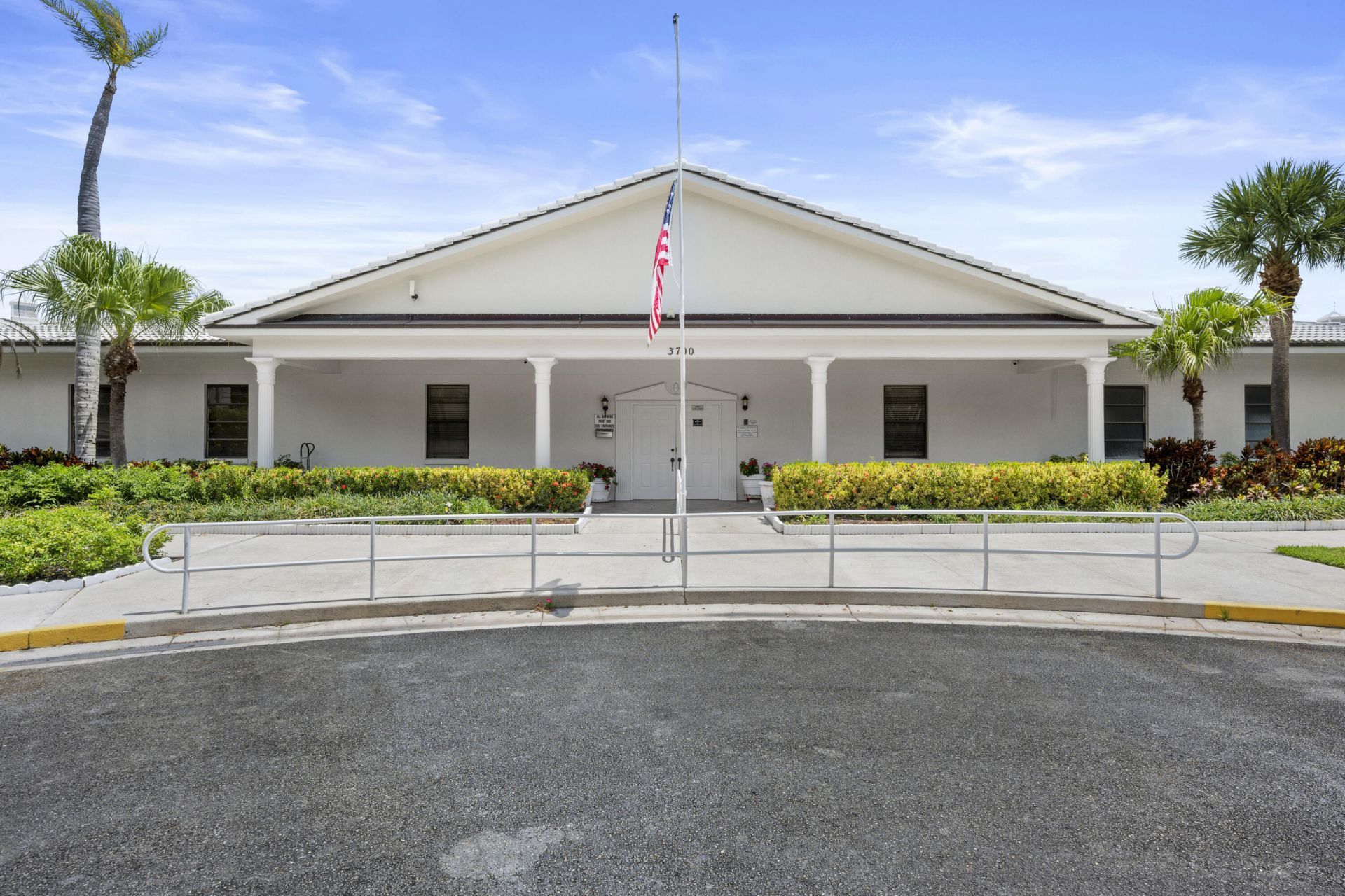 3526 Whitehall Drive, Unit 106, West Palm Beach, FL 33401 Photo