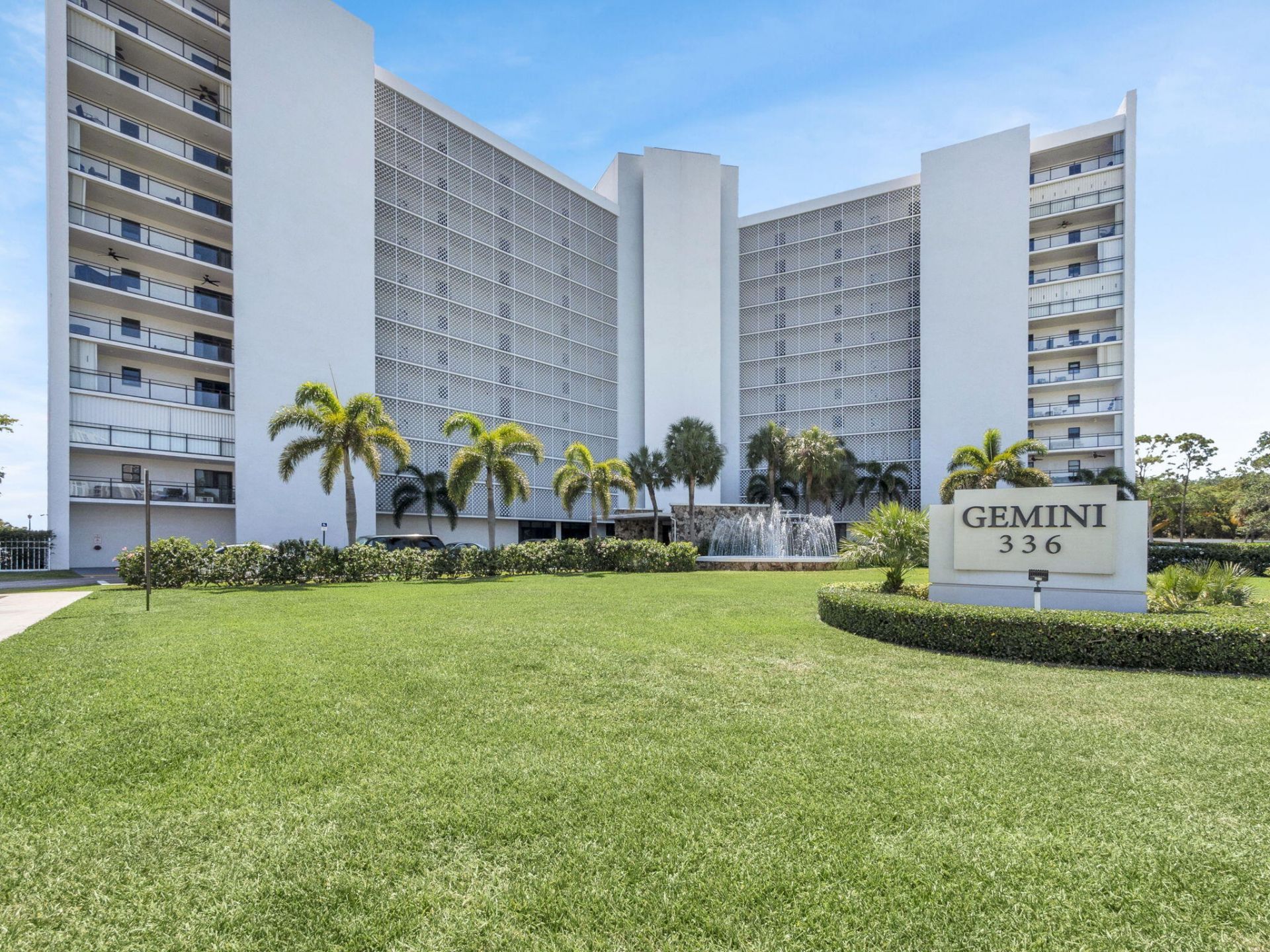 336 Golfview Road, Unit 406, North Palm Beach, FL 33408 Photo
