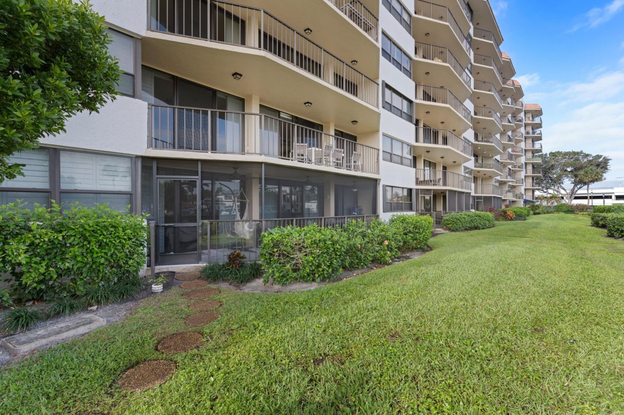 899 Jeffery Street, Unit 112, Boca Raton, FL 33487 Photo