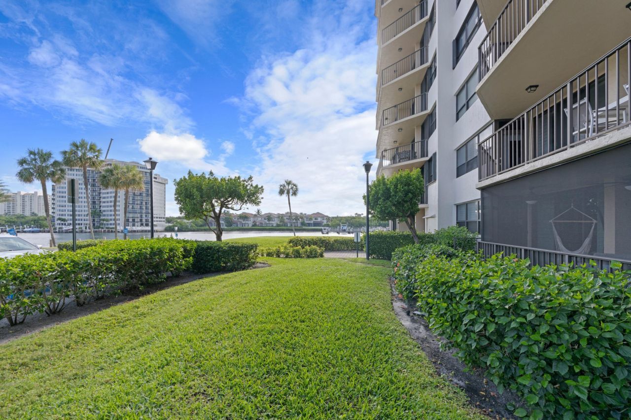 899 Jeffery Street, Unit 112, Boca Raton, FL 33487 Photo