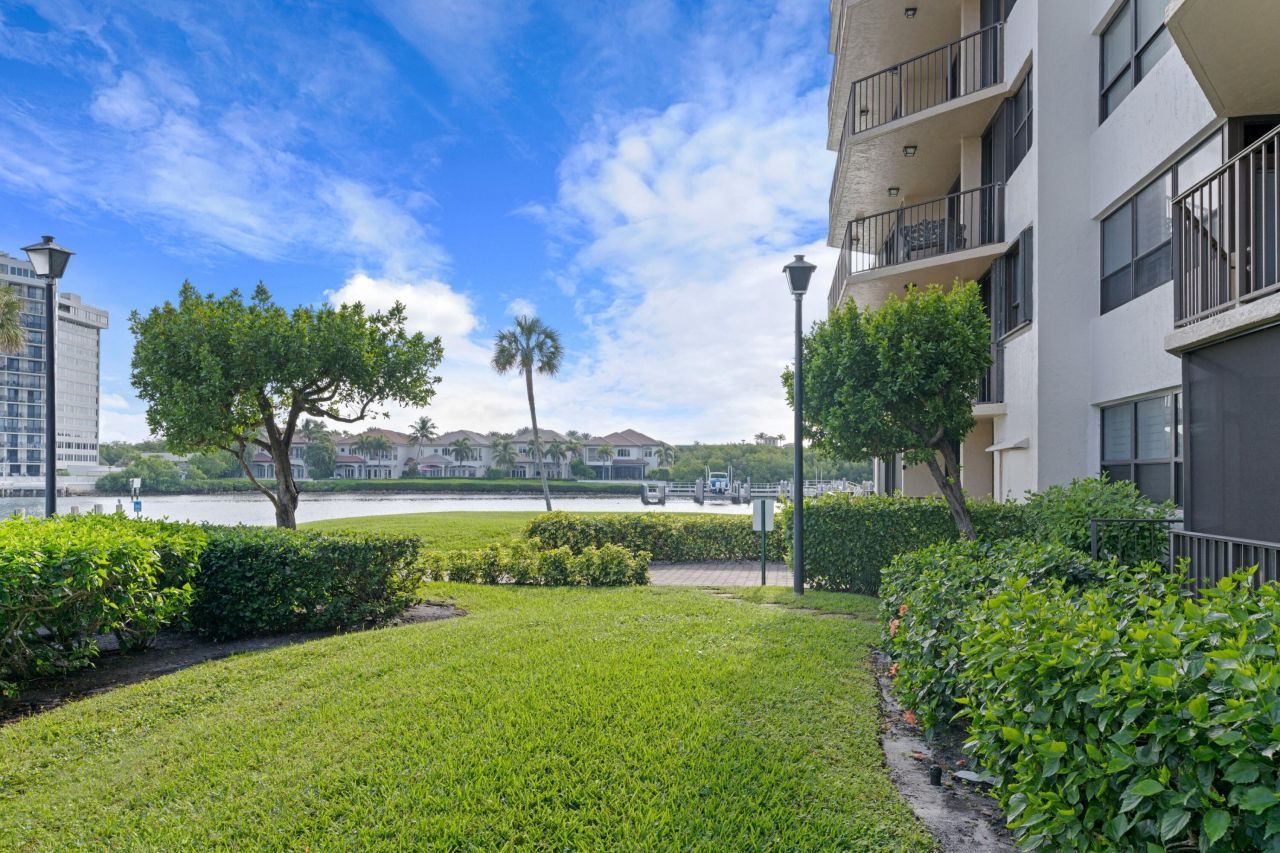 899 Jeffery Street, Unit 112, Boca Raton, FL 33487 Photo
