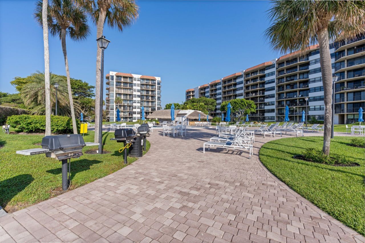 899 Jeffery Street, Unit 112, Boca Raton, FL 33487 Photo