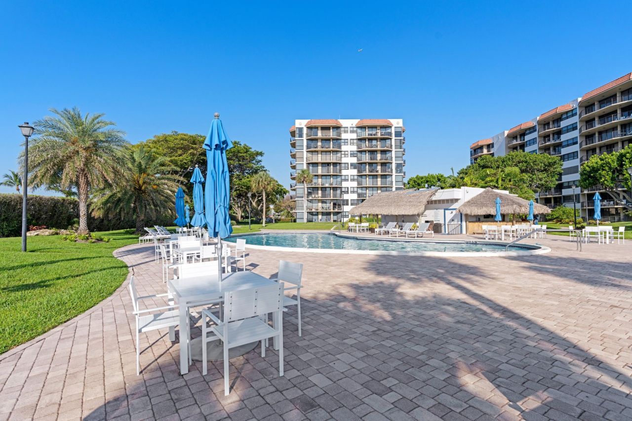 899 Jeffery Street, Unit 112, Boca Raton, FL 33487 Photo