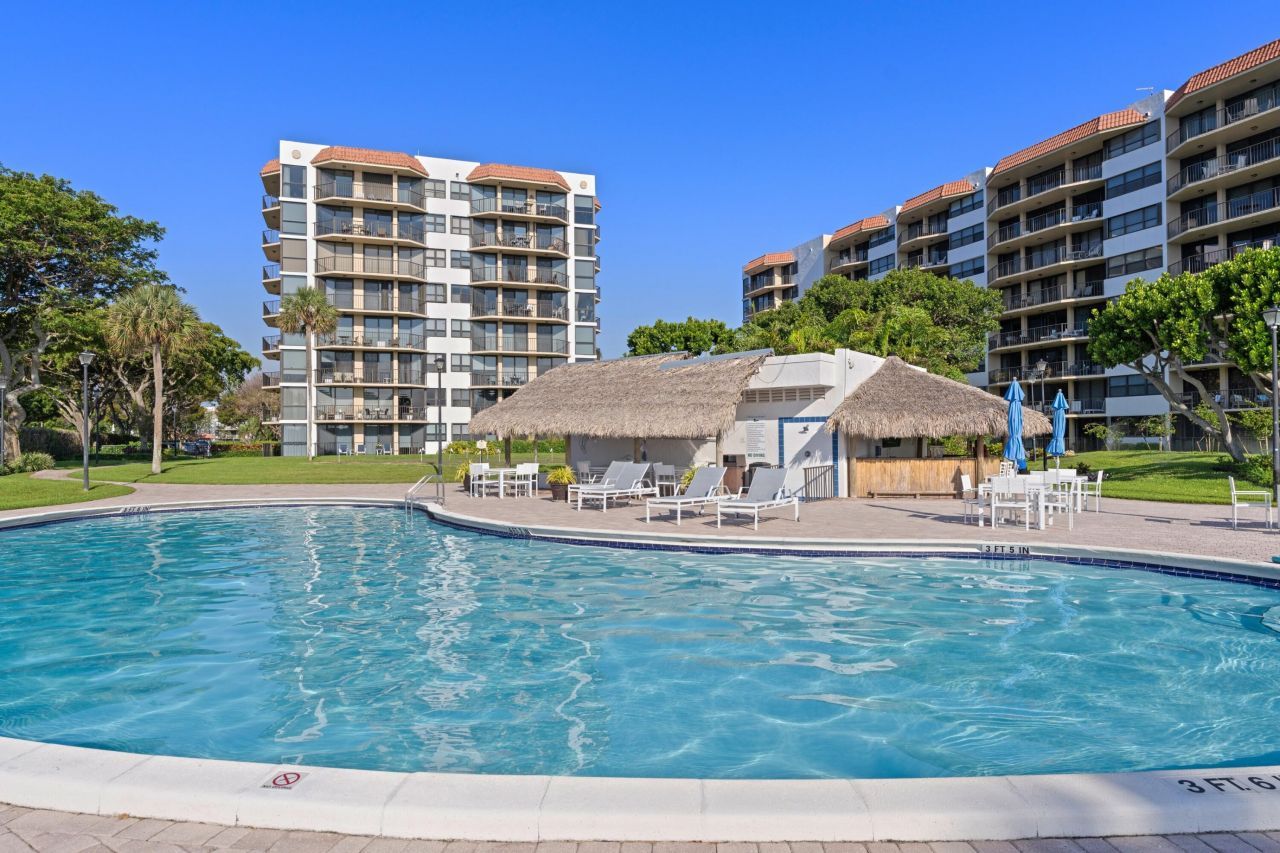 899 Jeffery Street, Unit 112, Boca Raton, FL 33487 Photo