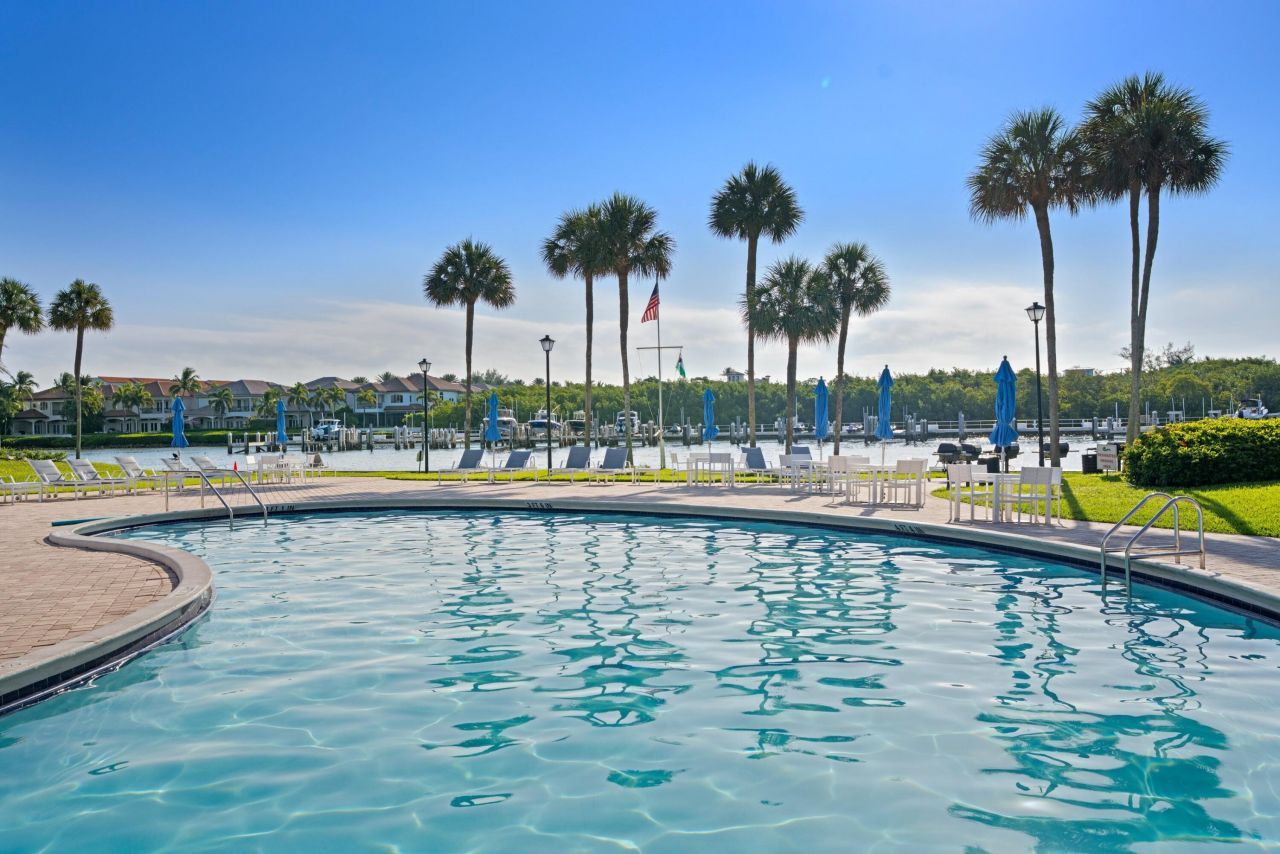 899 Jeffery Street, Unit 112, Boca Raton, FL 33487 Photo