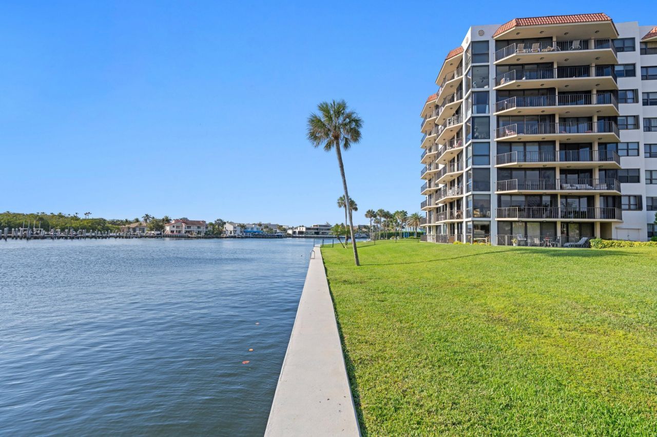 899 Jeffery Street, Unit 112, Boca Raton, FL 33487 Photo