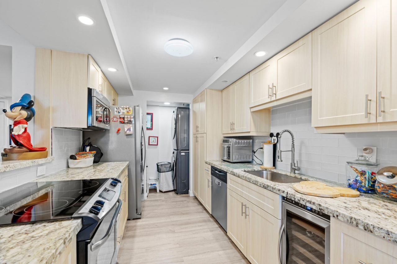 899 Jeffery Street, Unit 112, Boca Raton, FL 33487 Photo