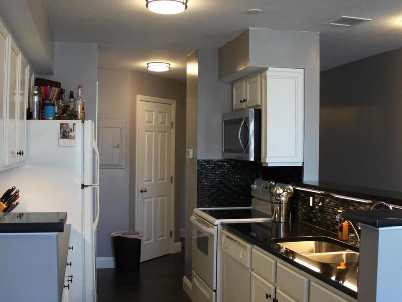 4401 Hunts Landing Road, Unit 204, Hebron, OH 43025 Photo 6