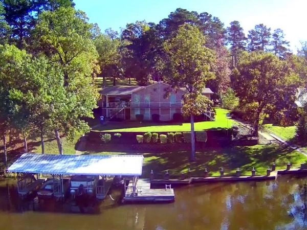 3073 EAST LAKE DR., Gladewater, TX 75647