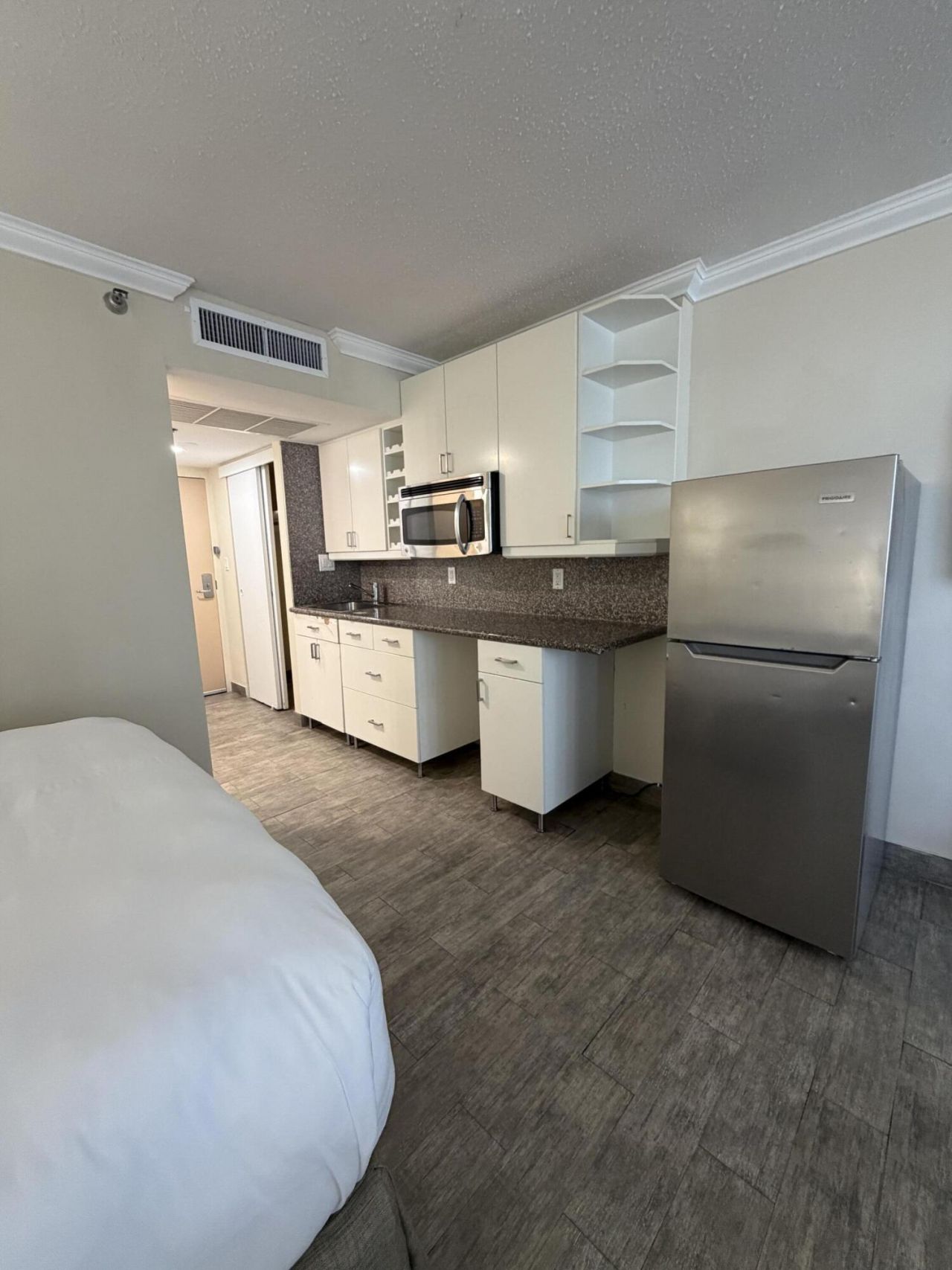 19201 Collins Avenue, Sunny Isles Beach, FL 33160 Photo