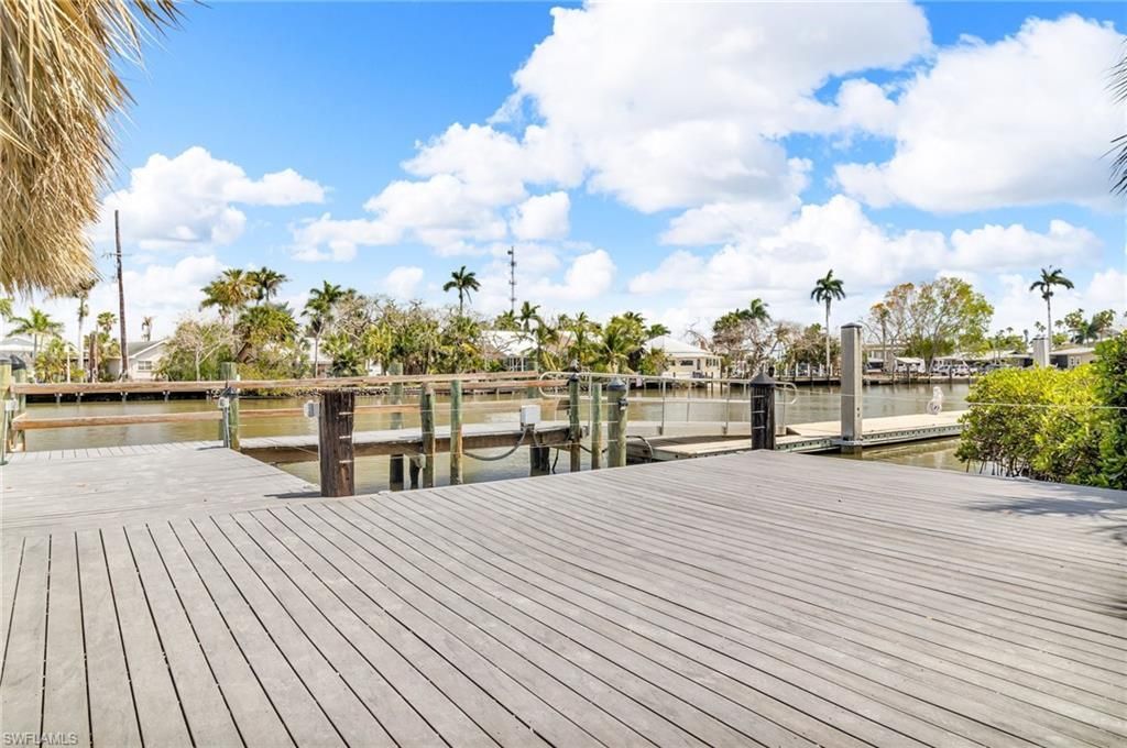 305 Storter Ave N, Unit 5, Everglades City, FL 34139 Photo