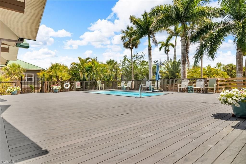 305 Storter Ave N, Unit 5, Everglades City, FL 34139 Photo