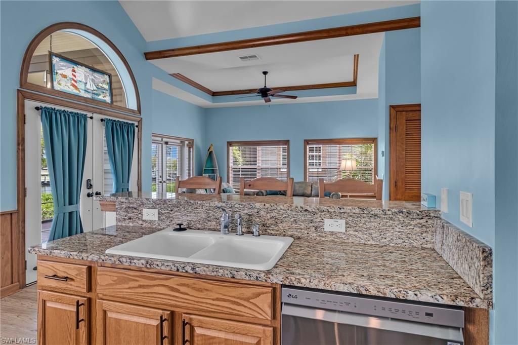 305 Storter Ave N, Unit 5, Everglades City, FL 34139 Photo