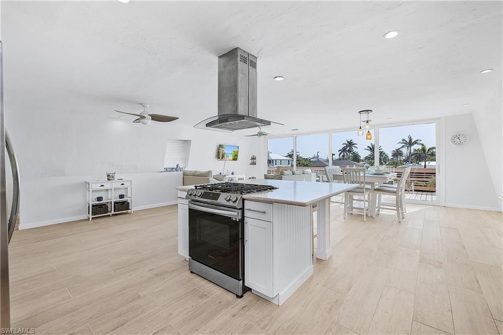 3128 Stringfellow Rd, Saint James City, FL 33956 Photo