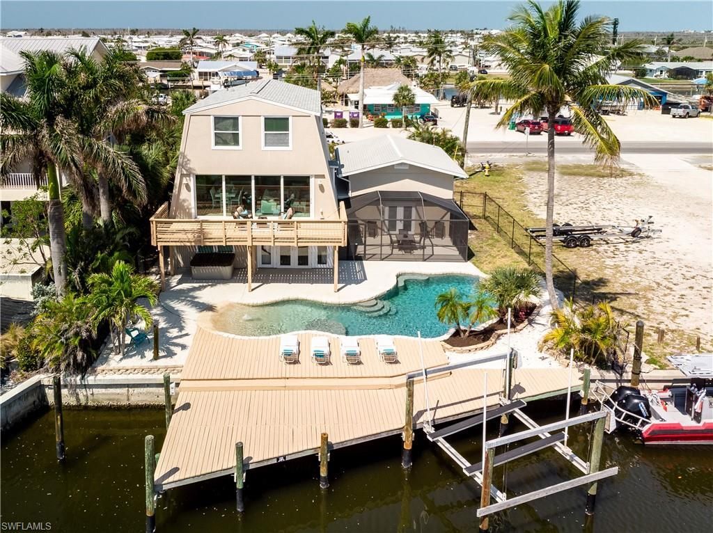 3128 Stringfellow Rd, Saint James City, FL 33956 Photo