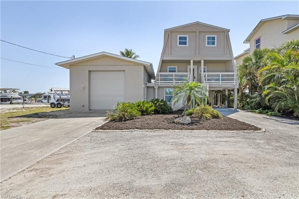 3128 Stringfellow Rd, Saint James City, FL 33956 Photo