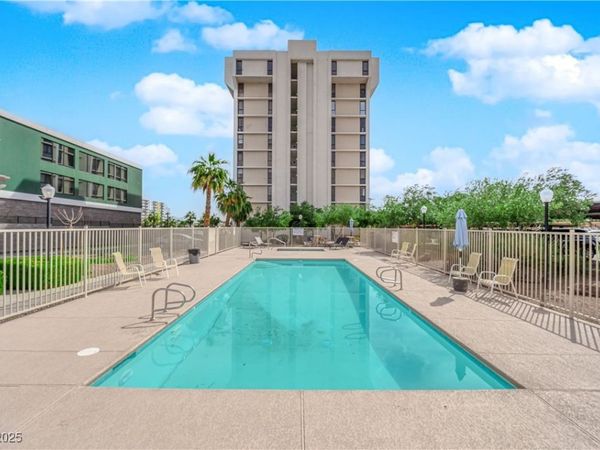 3930 University Center Drive, Unit 202, Las Vegas, NV 89119