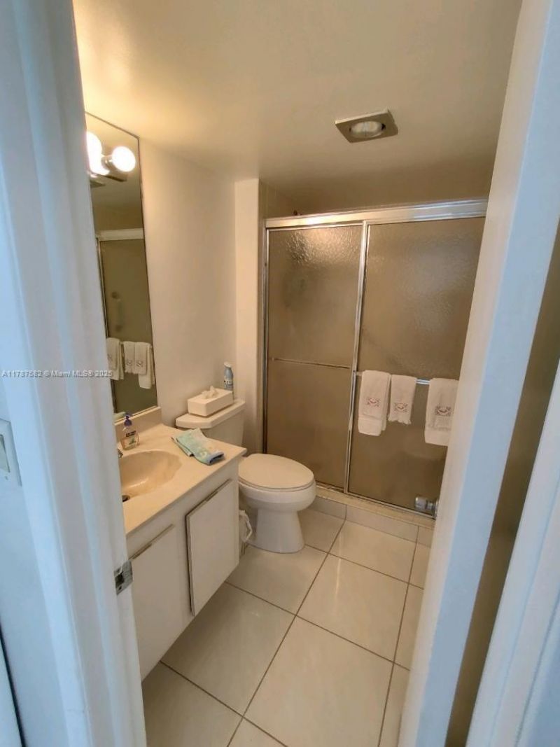 20515 E Country Club Dr, Unit 646, Aventura, FL 33180 Photo
