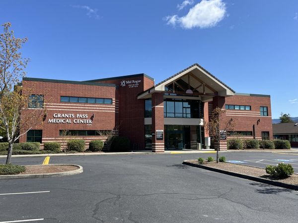 1619 NW Hawthorne Avenue, Unit 209, Grants Pass, OR 97526