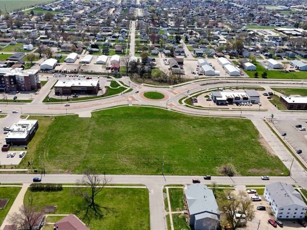 2700 7th Avenue, Unit Lot C, Marion, IA 52302