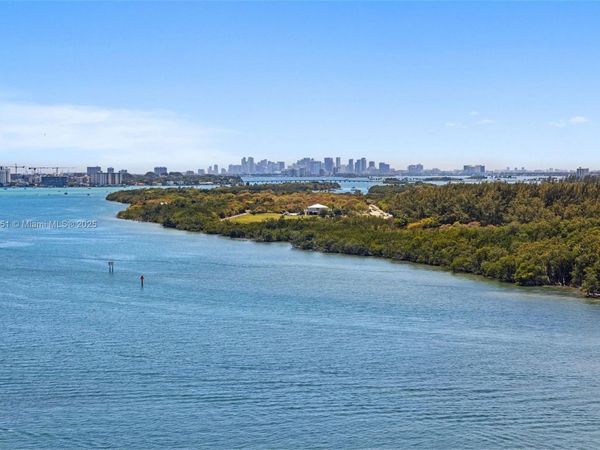 300 Bayview Dr, Unit 1214, Sunny Isles Beach, FL 33160