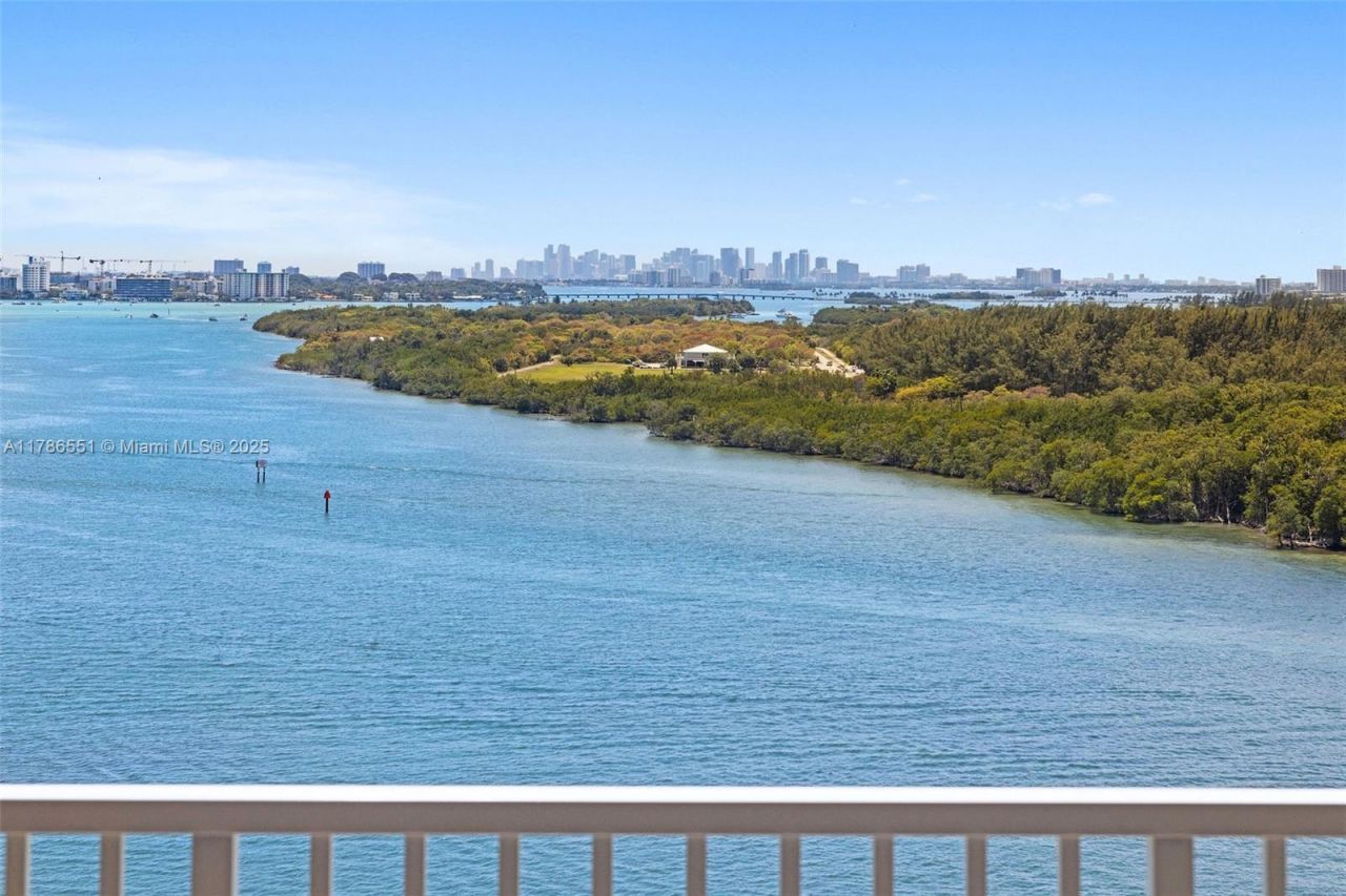 300 Bayview Dr, Unit 1214, Sunny Isles Beach, FL 33160 Photo