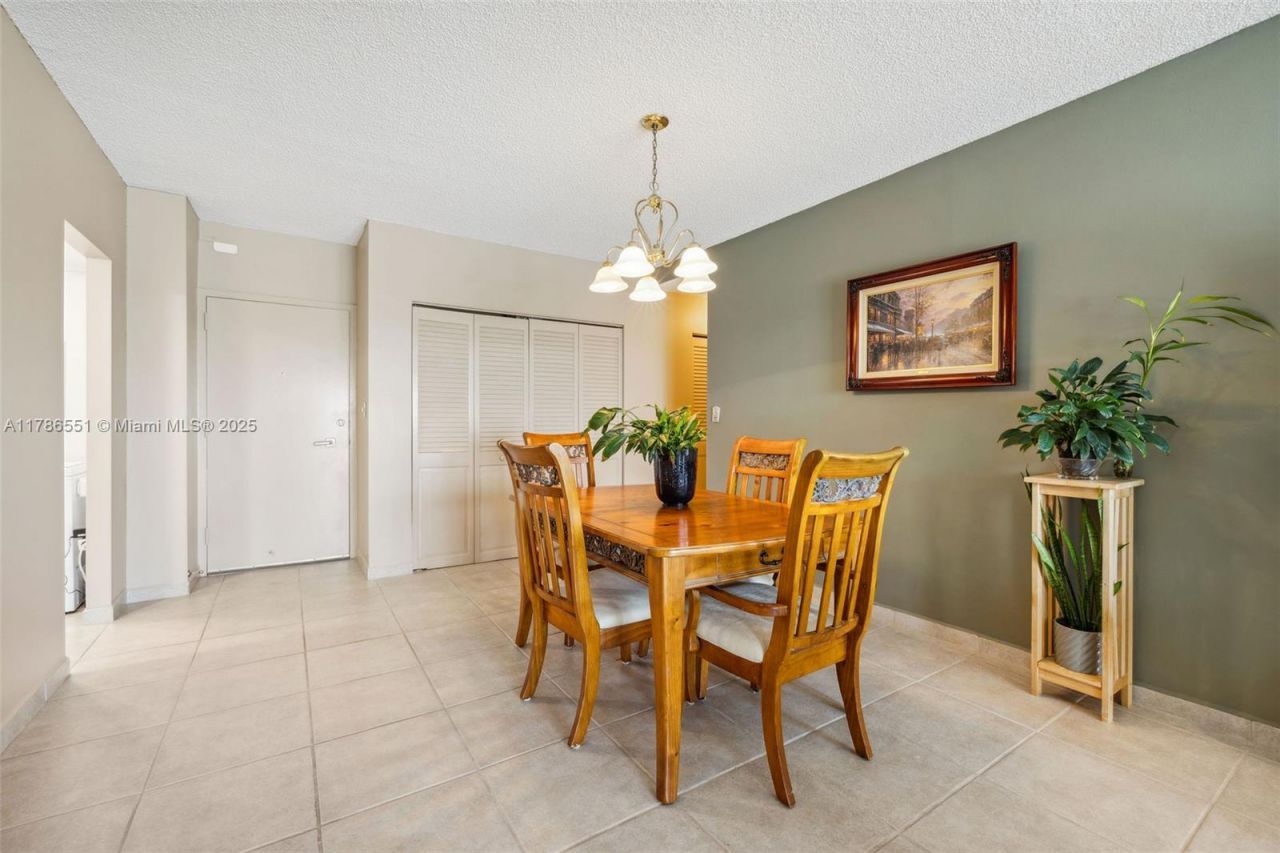 300 Bayview Dr, Unit 1214, Sunny Isles Beach, FL 33160 Photo