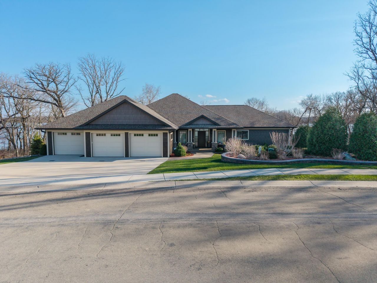 2313 9th Street W, Albert Lea, MN 56007